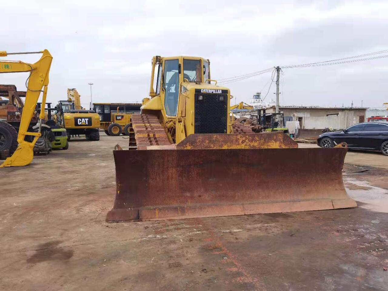 CATERPILLAR D6N - Máy ủi: hình 2 CATERPILLAR D6N - Máy ủi: hình 2
