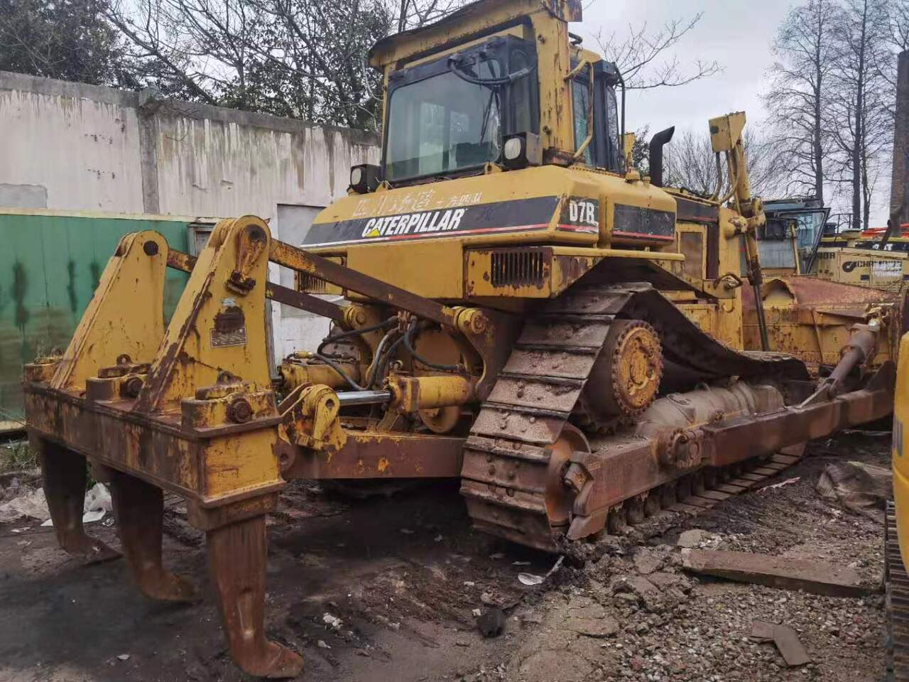 CATERPILLAR D7R - Máy ủi: hình 2 CATERPILLAR D7R - Máy ủi: hình 2