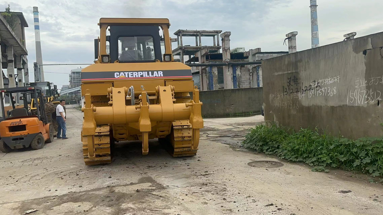 CATERPILLAR D8R - Máy ủi: hình 2 CATERPILLAR D8R - Máy ủi: hình 2