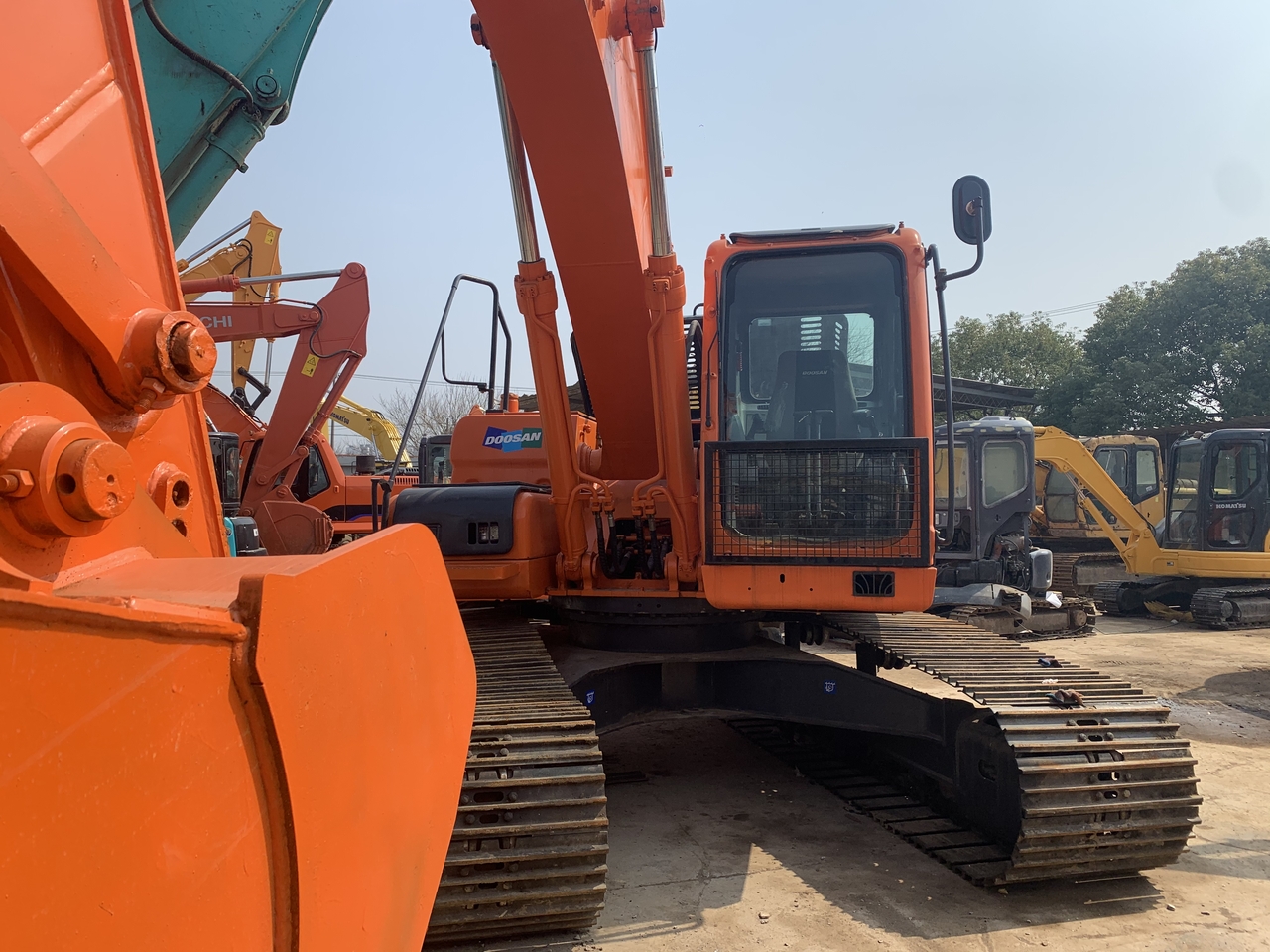 DOOSAN DX225LC-excavator - Máy xúc bánh xích: hình 4 DOOSAN DX225LC-excavator - Máy xúc bánh xích: hình 4