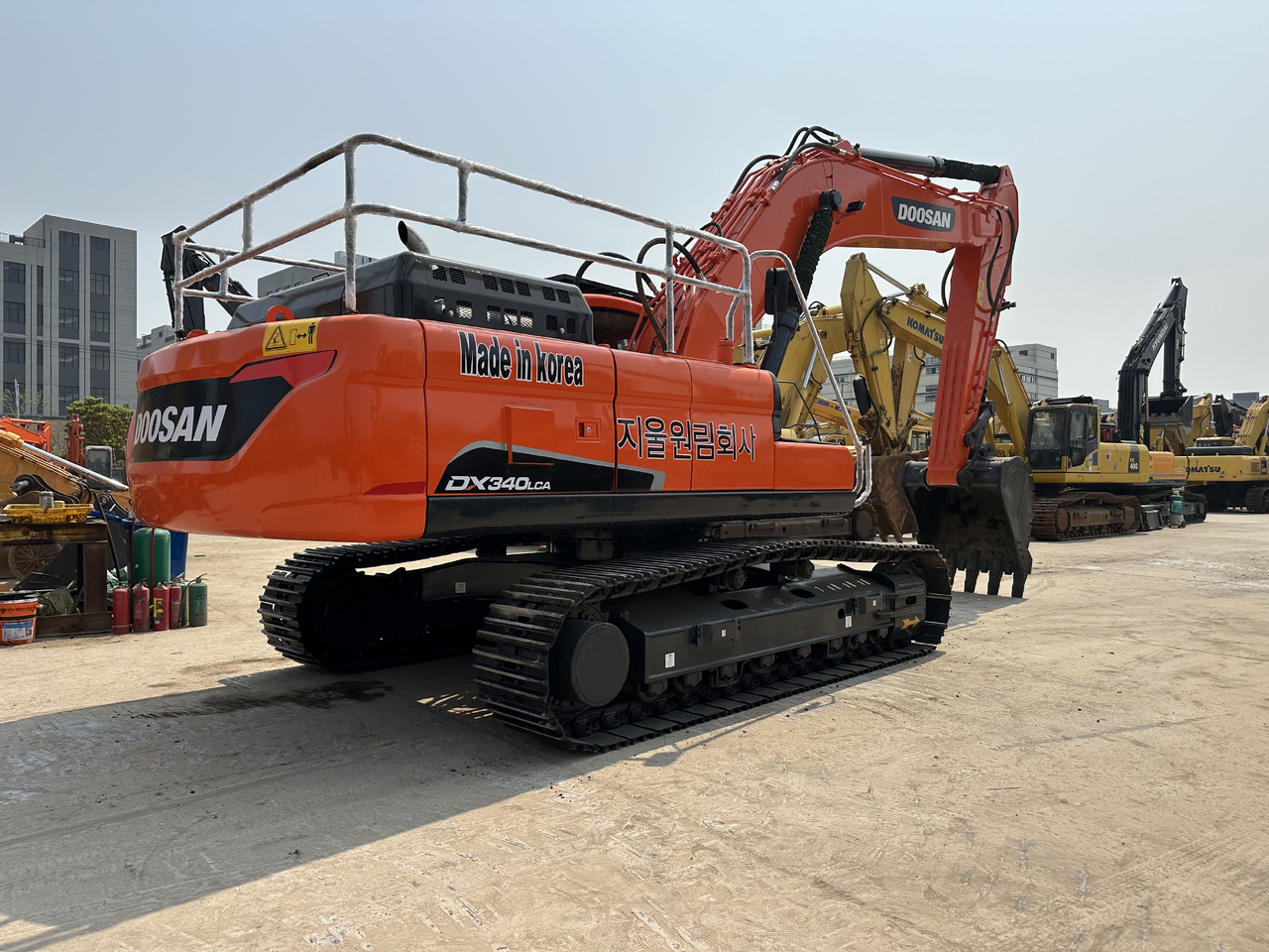 DOOSAN DX340LCA - Máy xúc bánh xích: hình 2 DOOSAN DX340LCA - Máy xúc bánh xích: hình 2