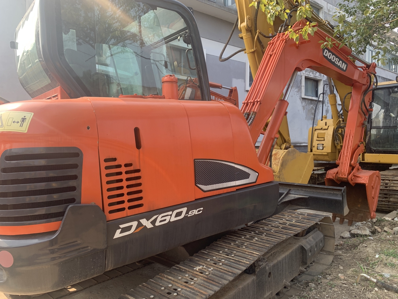 DOOSAN DX60-9 - Máy xúc mini: hình 3 DOOSAN DX60-9 - Máy xúc mini: hình 3