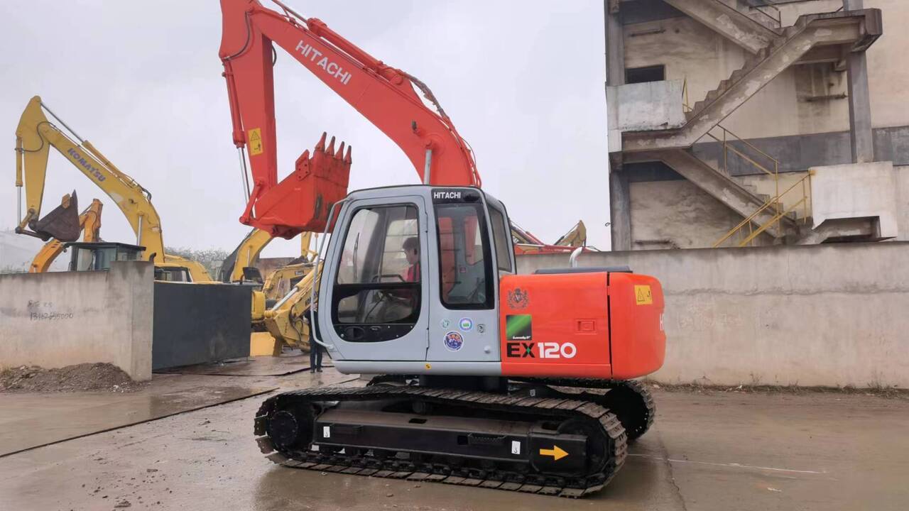 HITACHI EX120-5 - Máy xúc bánh xích: hình 1 HITACHI EX120-5 - Máy xúc bánh xích: hình 1