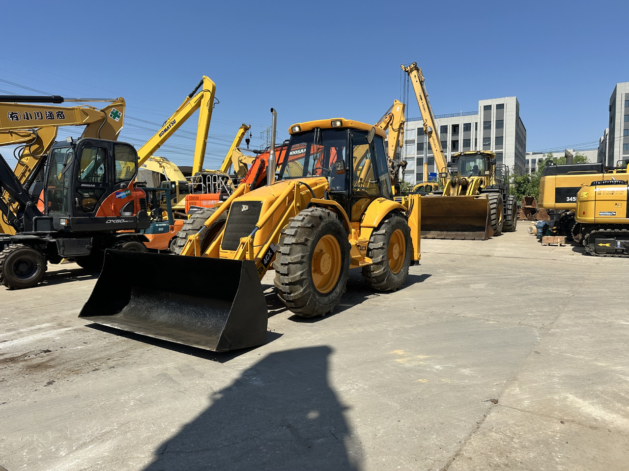 JCB 4CX - Máy xúc trước múc sau: hình 3 JCB 4CX - Máy xúc trước múc sau: hình 3