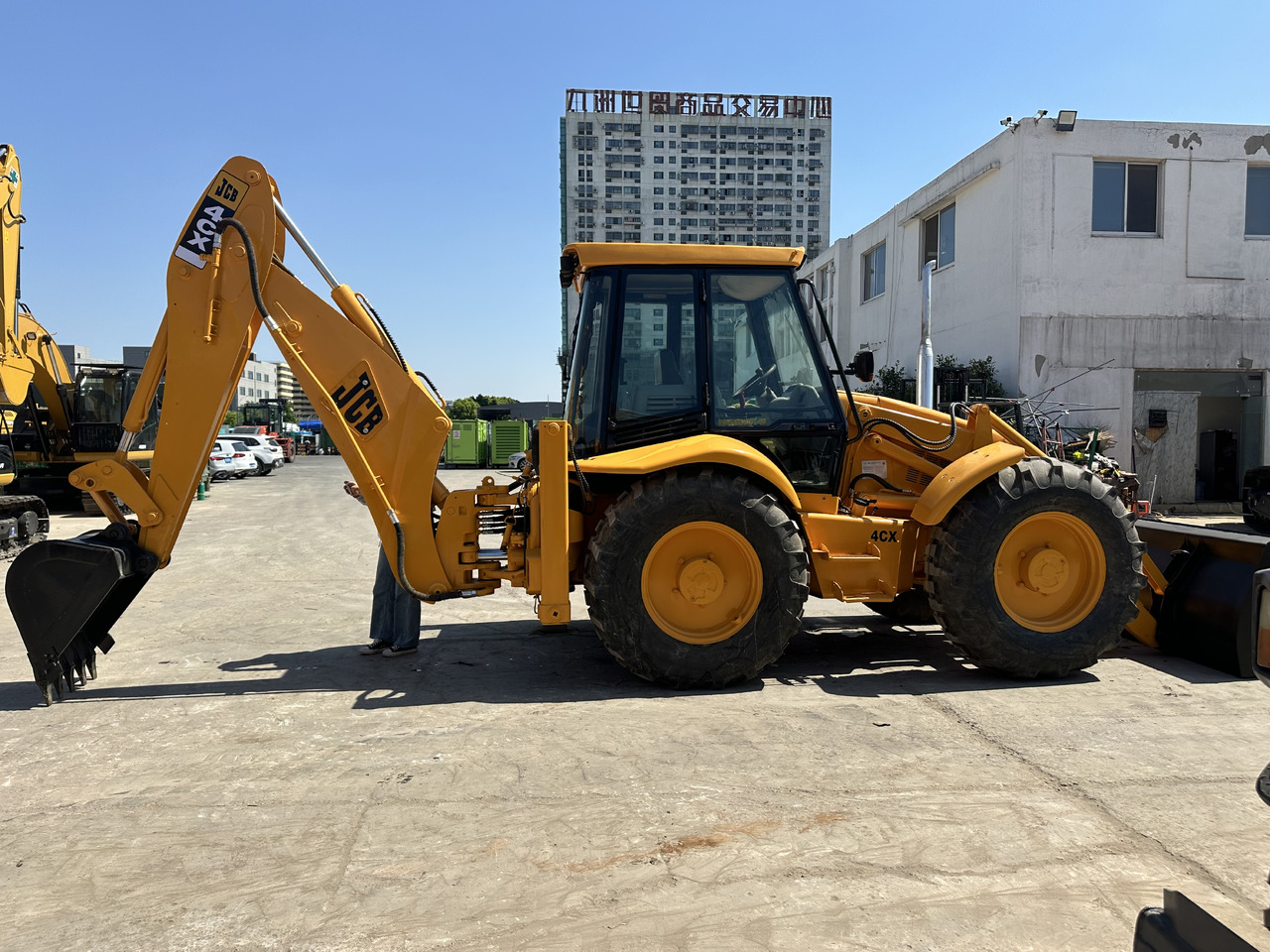 JCB 4CX - Máy xúc trước múc sau: hình 1 JCB 4CX - Máy xúc trước múc sau: hình 1