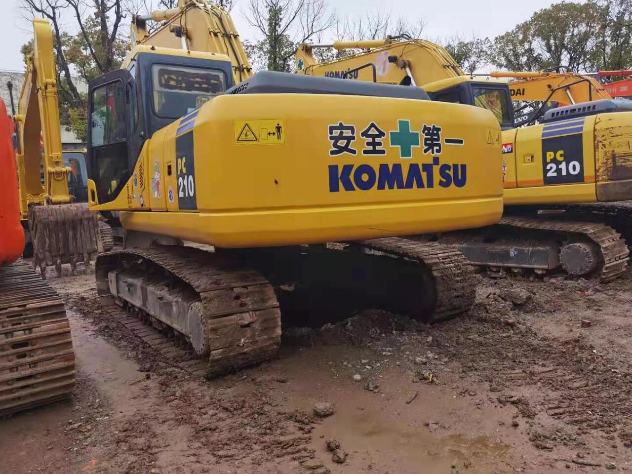 KOMATSU PC210-7 -excavator - Máy xúc bánh xích: hình 2 KOMATSU PC210-7 -excavator - Máy xúc bánh xích: hình 2