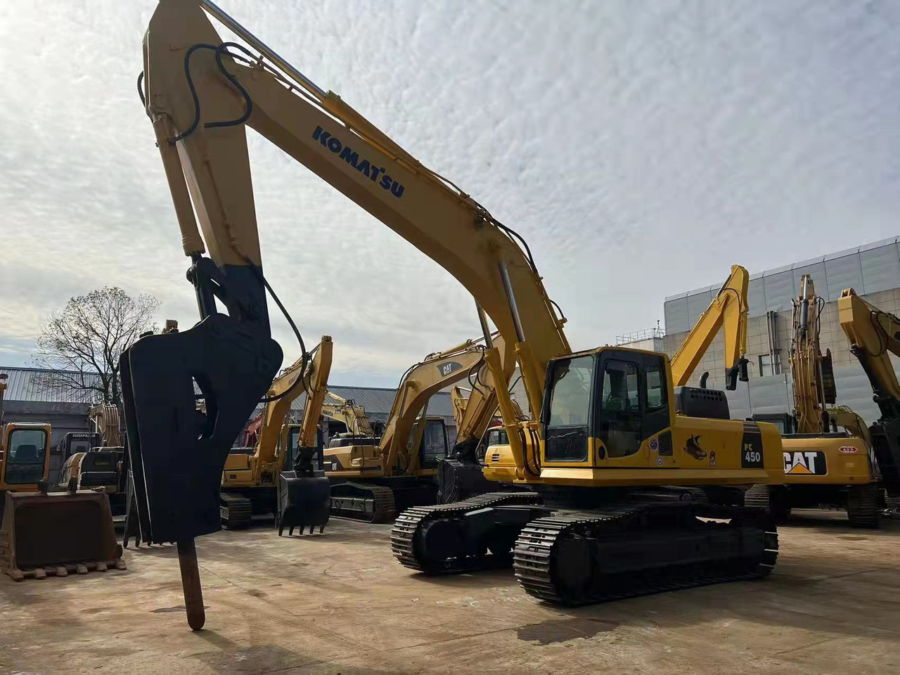 KOMATSU PC450-8-excavator - Máy xúc bánh xích: hình 3 KOMATSU PC450-8-excavator - Máy xúc bánh xích: hình 3