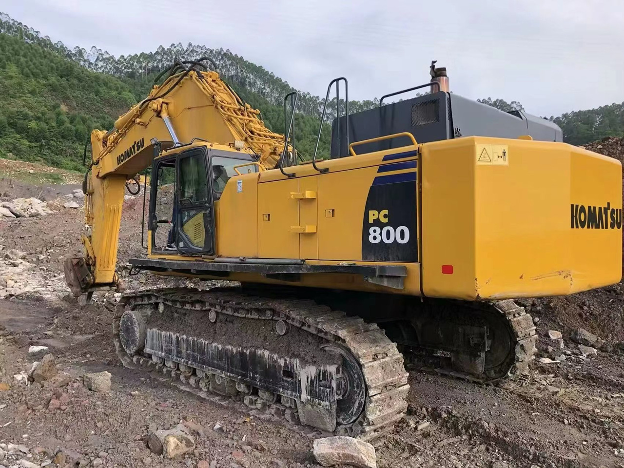 KOMATSU PC800-7 - Máy xúc bánh xích: hình 1 KOMATSU PC800-7 - Máy xúc bánh xích: hình 1