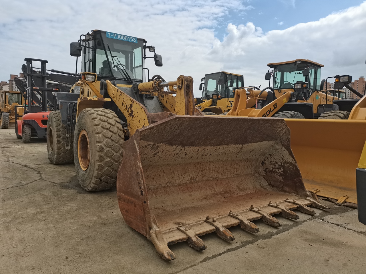 KOMATSU WA320-5 - Máy xúc lật bánh lốp: hình 4 KOMATSU WA320-5 - Máy xúc lật bánh lốp: hình 4