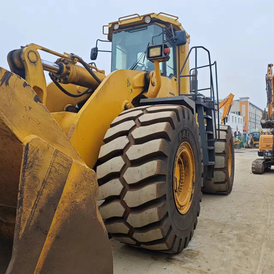 KOMATSU WA600-3 - Máy xúc lật bánh lốp: hình 4 KOMATSU WA600-3 - Máy xúc lật bánh lốp: hình 4