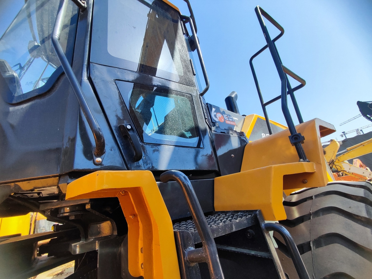 LIUGONG CLG856H - Máy xúc lật bánh lốp: hình 4 LIUGONG CLG856H - Máy xúc lật bánh lốp: hình 4