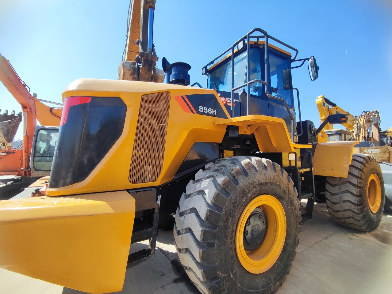 LIUGONG CLG856H - Máy xúc lật bánh lốp: hình 2 LIUGONG CLG856H - Máy xúc lật bánh lốp: hình 2
