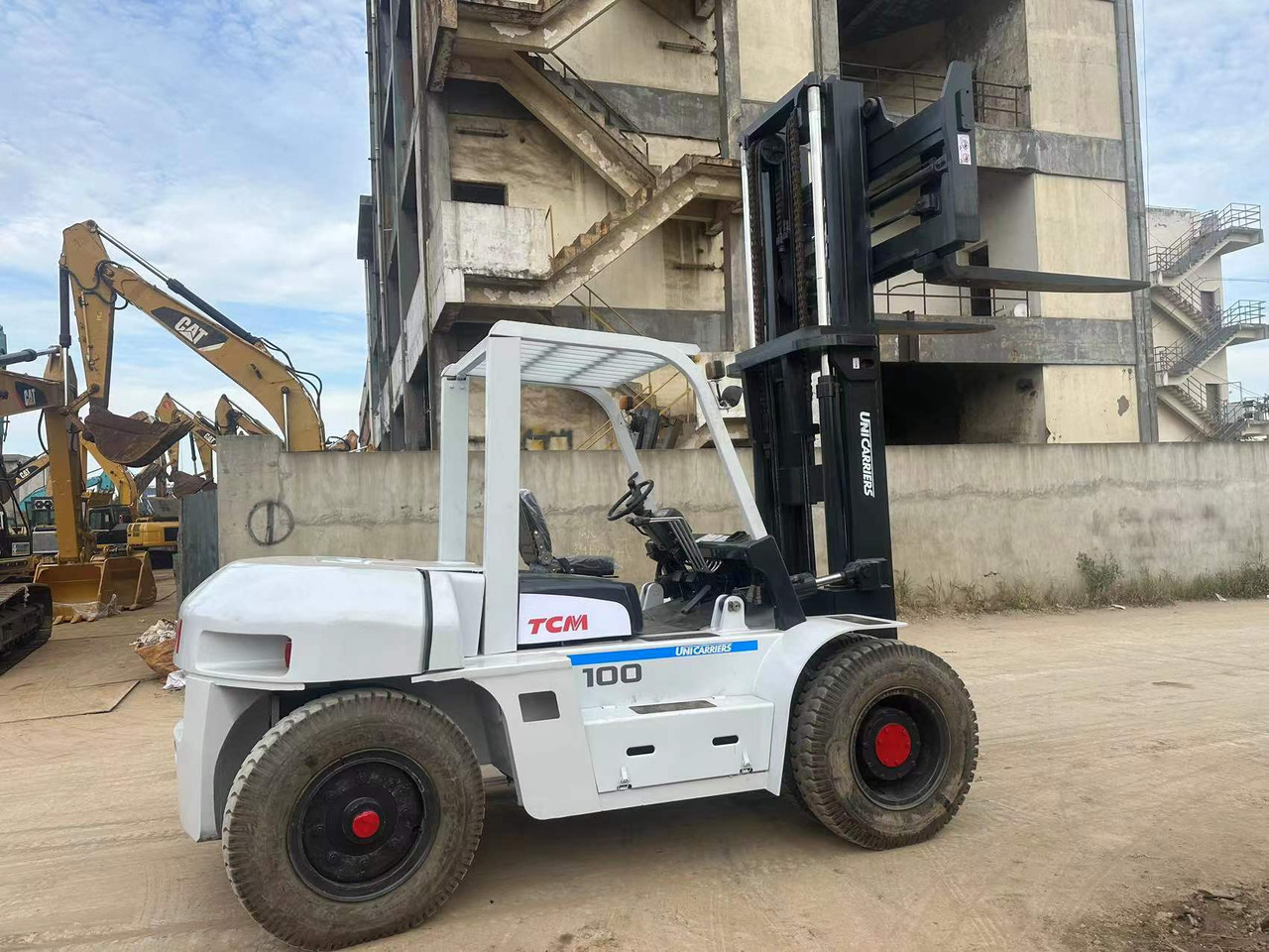 TCM FD100 Z8 - Xe nâng: hình 3 TCM FD100 Z8 - Xe nâng: hình 3
