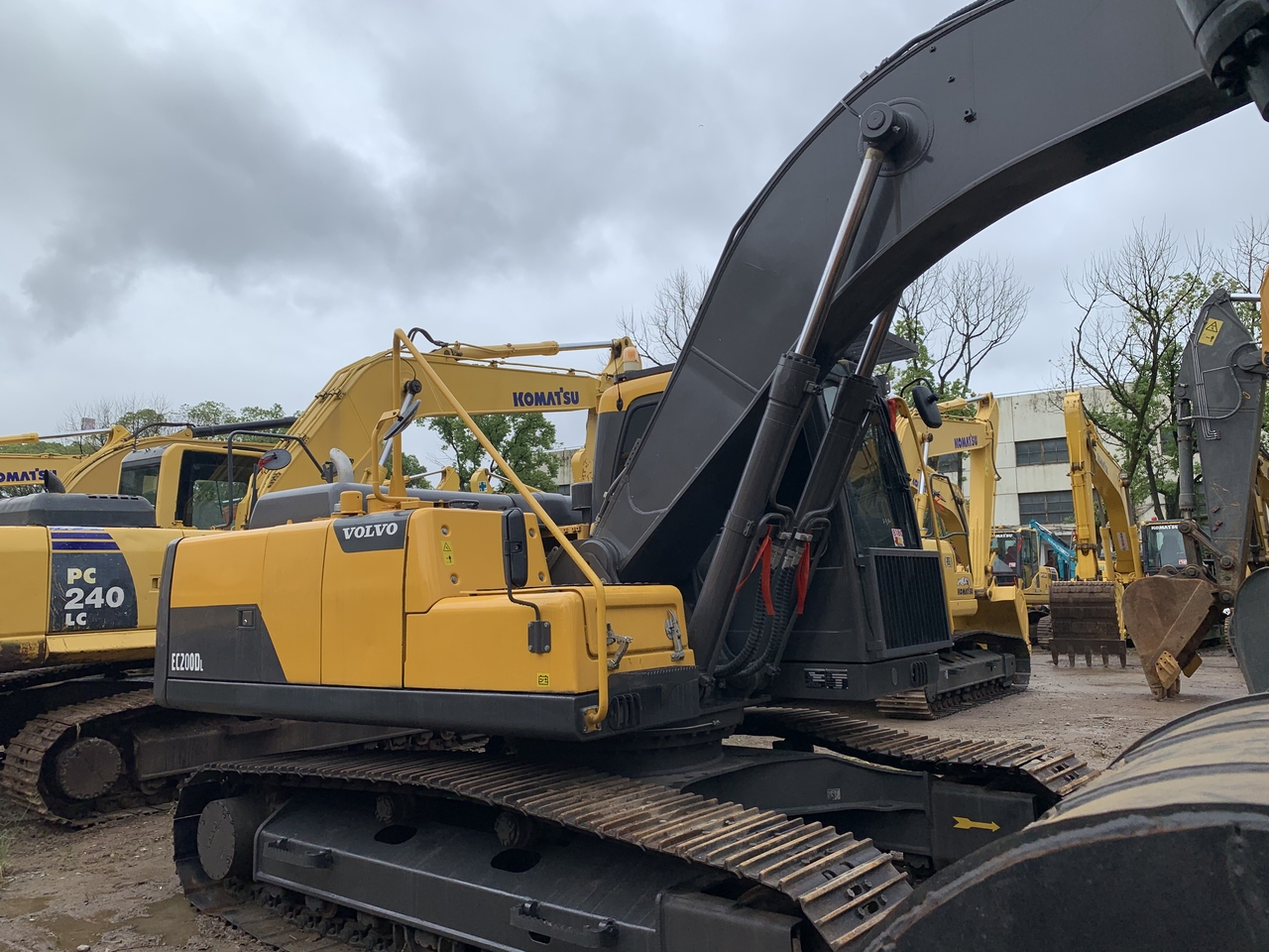 VOLVO EC200DL - Máy xúc bánh xích: hình 4 VOLVO EC200DL - Máy xúc bánh xích: hình 4