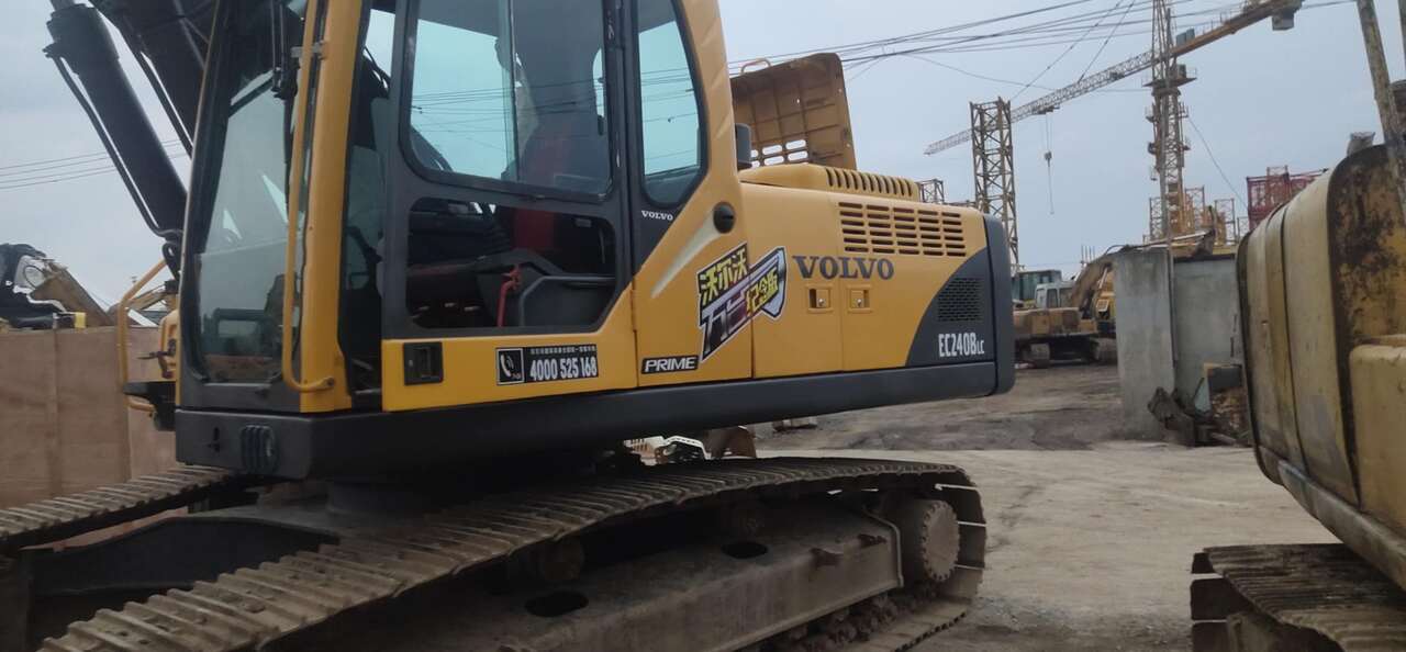 VOLVO EC240BLC - Máy xúc bánh xích: hình 2 VOLVO EC240BLC - Máy xúc bánh xích: hình 2