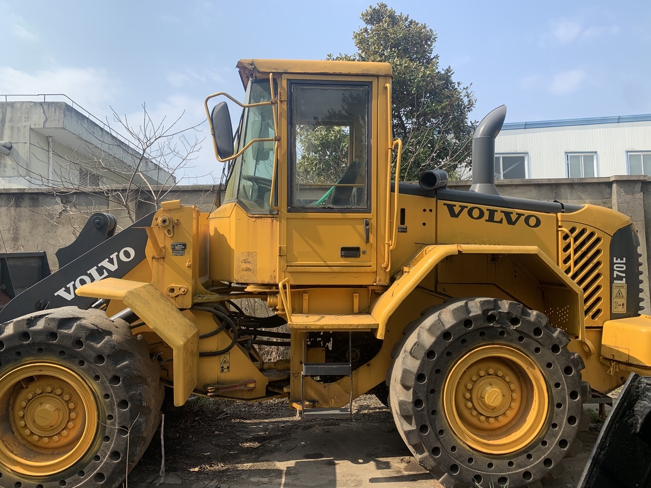 VOLVO L70E - Máy xúc lật bánh lốp: hình 1 VOLVO L70E - Máy xúc lật bánh lốp: hình 1