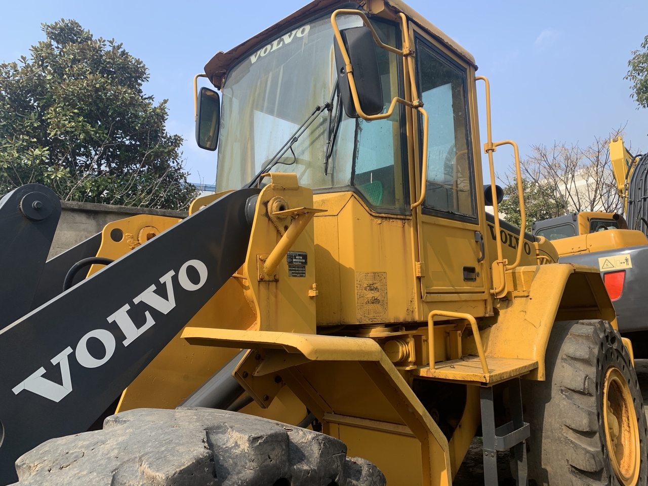 VOLVO L70E - Máy xúc lật bánh lốp: hình 3 VOLVO L70E - Máy xúc lật bánh lốp: hình 3