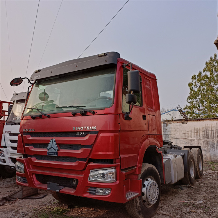 HOWO HOWO 6x4 375 tractor - Xe đầu kéo: hình 5 HOWO HOWO 6x4 375 tractor - Xe đầu kéo: hình 5