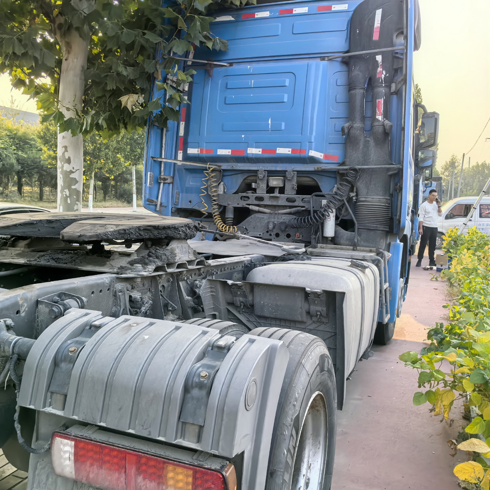 Mercedes-Benz 4x2-1841 - Xe đầu kéo: hình 4 Mercedes-Benz 4x2-1841 - Xe đầu kéo: hình 4