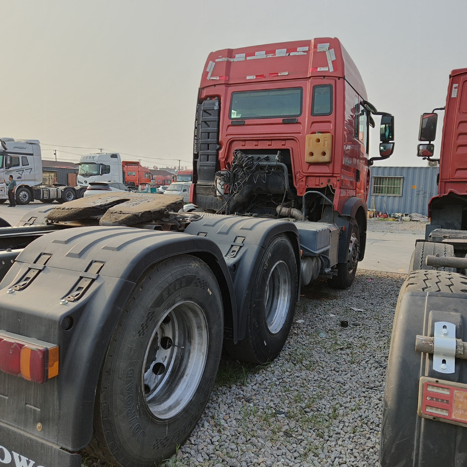 Sinotruk Howo T7H 6x4 - Xe đầu kéo: hình 3 Sinotruk Howo T7H 6x4 - Xe đầu kéo: hình 3