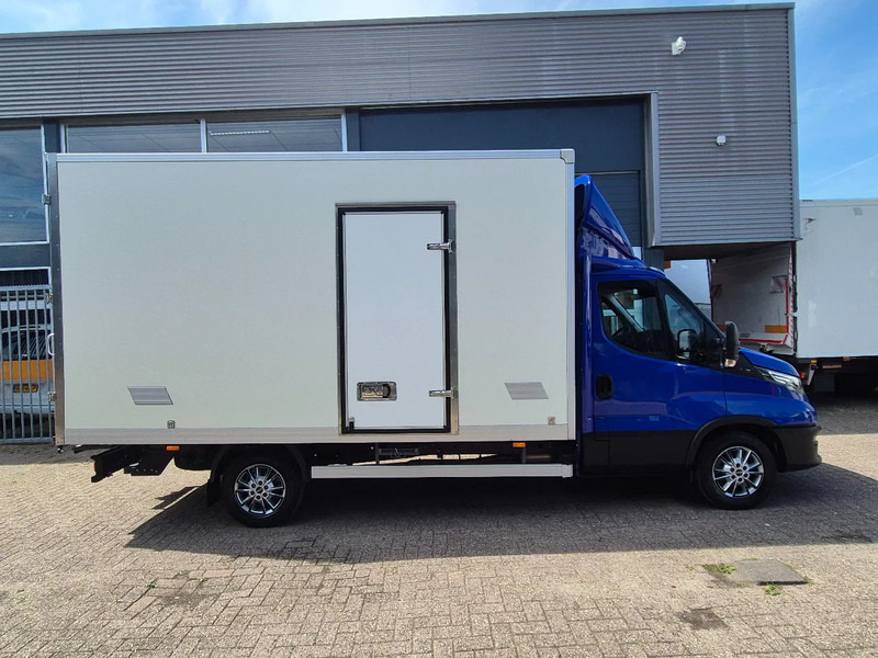 Iveco Daily 35S18 3.0D Koffer/ Xenon/ Airco - Xe tải nhỏ thùng kín: hình 2 Iveco Daily 35S18 3.0D Koffer/ Xenon/ Airco - Xe tải nhỏ thùng kín: hình 2