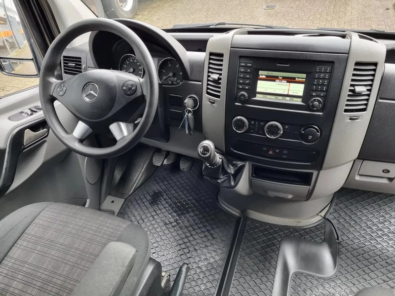 Interior photo 1: Xe van nhỏ gọn Mercedes-Benz Sprinter 314 CDI L2H2/ AC/ Navi/ Camera/ Euro 6