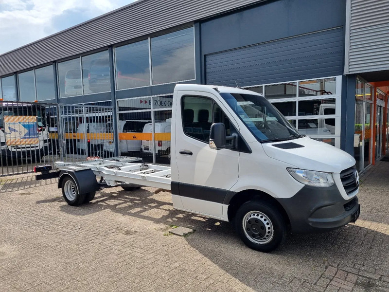 Mercedes-Benz Sprinter 516 CDI Chassis Cabine 4.33 WB GVW 3500 kg Euro 6 - Xe tải nhỏ phẳng: hình 1 Mercedes-Benz Sprinter 516 CDI Chassis Cabine 4.33 WB GVW 3500 kg Euro 6 - Xe tải nhỏ phẳng: hình 1