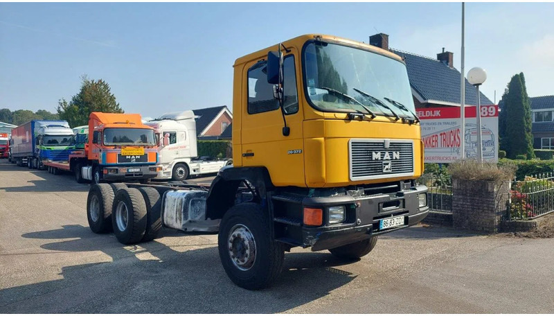 MAN 26.372 MANUAL ZF GEARBOX STEEL SUSPENSION 6X4 - Xe tải khung gầm: hình 3 MAN 26.372 MANUAL ZF GEARBOX STEEL SUSPENSION 6X4 - Xe tải khung gầm: hình 3