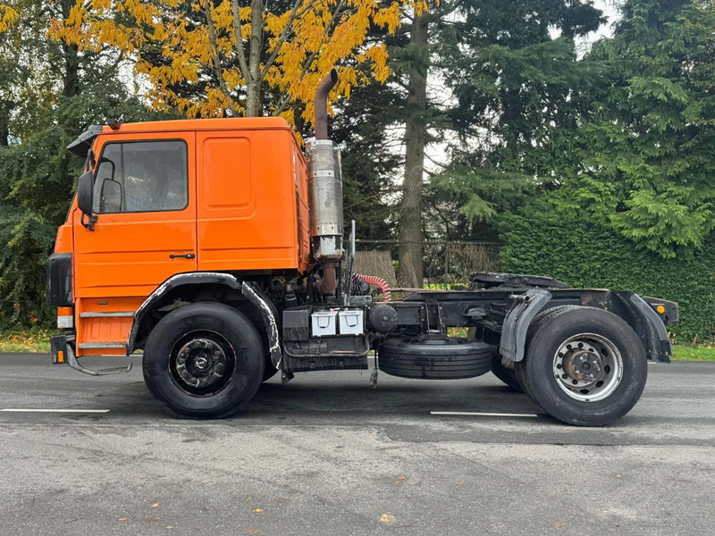 Scania P113-320 BIG AXLE FULL STEEL SPRING MANUAL GEARBOX - Xe đầu kéo: hình 4 Scania P113-320 BIG AXLE FULL STEEL SPRING MANUAL GEARBOX - Xe đầu kéo: hình 4