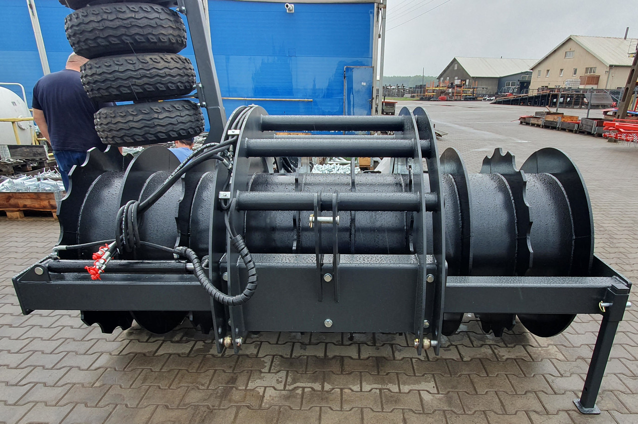 METAL-TECHNIK Wał Pryzmowy MT2 z dociskiem - Con lăn ruộng: hình 3 METAL-TECHNIK Wał Pryzmowy MT2 z dociskiem - Con lăn ruộng: hình 3