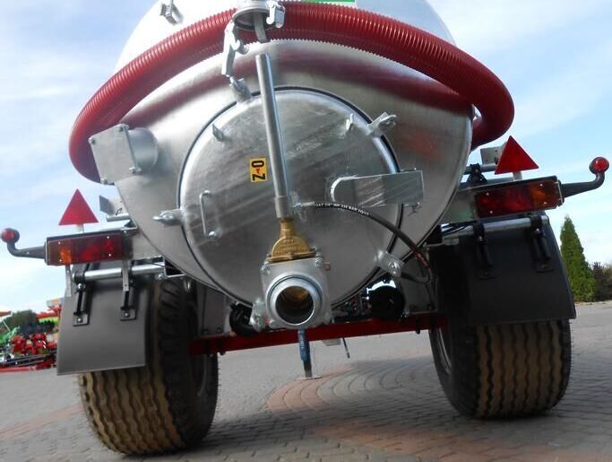 POMOT Single-axial tanker truck/ Beczkowóz wóz asenizacyjny 5000 l - Máy rải phân dạng lỏng: hình 3 POMOT Single-axial tanker truck/ Beczkowóz wóz asenizacyjny 5000 l - Máy rải phân dạng lỏng: hình 3