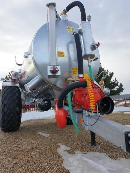 POMOT Single-axial tanker truck/ Beczkowóz wóz asenizacyjny 8000 l - Máy rải phân dạng lỏng: hình 4 POMOT Single-axial tanker truck/ Beczkowóz wóz asenizacyjny 8000 l - Máy rải phân dạng lỏng: hình 4