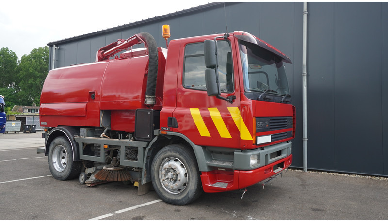 DAF 65.180 ATI STREET SWEPER RH DRIVE MANUAL GARBOX 96.000KM - Xe quét đường: hình 4 DAF 65.180 ATI STREET SWEPER RH DRIVE MANUAL GARBOX 96.000KM - Xe quét đường: hình 4