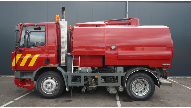 DAF 65.180 ATI STREET SWEPER RH DRIVE MANUAL GARBOX 96.000KM - Xe quét đường: hình 1 DAF 65.180 ATI STREET SWEPER RH DRIVE MANUAL GARBOX 96.000KM - Xe quét đường: hình 1