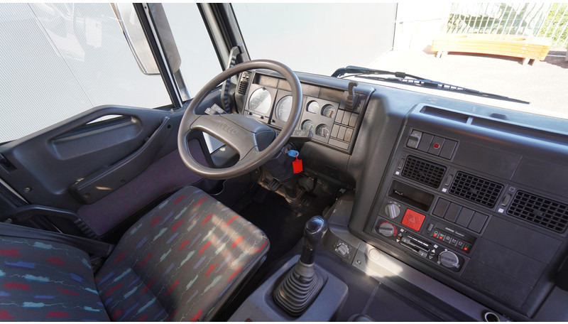 Iveco EUROTRAKKER CURSOR 350 6X4 FLATBED WITH PALFINGER PK 20002 CRANE - Xe cẩu tự hành: hình 5 Iveco EUROTRAKKER CURSOR 350 6X4 FLATBED WITH PALFINGER PK 20002 CRANE - Xe cẩu tự hành: hình 5