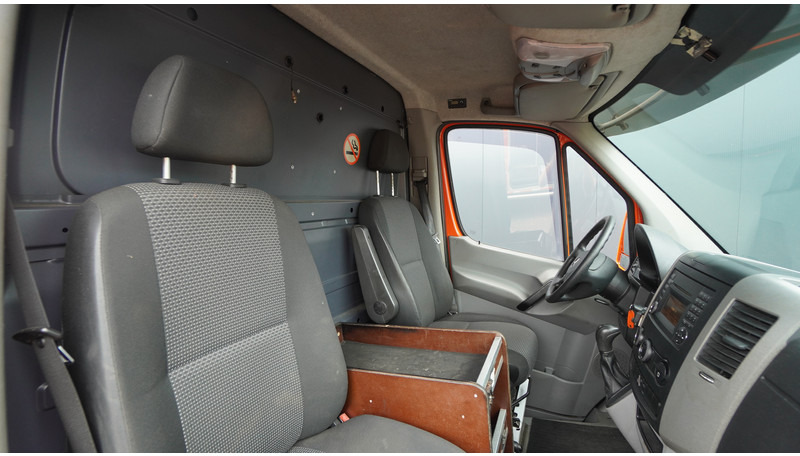 Xe tải nhỏ thùng kín Mercedes-Benz Sprinter 309 CLOSED BOX: hình 7