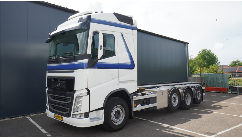 Volvo FH 460 8X2 20 FT CONTAINER TRANSPORT TRUCK - Xe chở container/ Xe tải hoán đổi thân: hình 3 Volvo FH 460 8X2 20 FT CONTAINER TRANSPORT TRUCK - Xe chở container/ Xe tải hoán đổi thân: hình 3