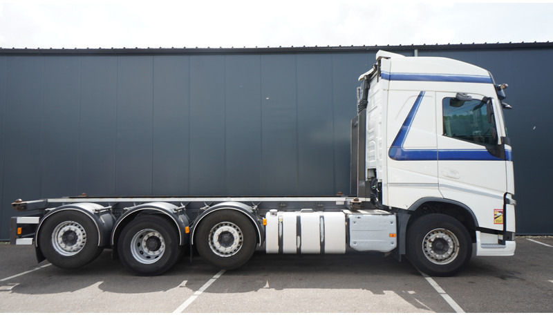 Volvo FH 460 8X2 20 FT CONTAINER TRANSPORT TRUCK - Xe chở container/ Xe tải hoán đổi thân: hình 2 Volvo FH 460 8X2 20 FT CONTAINER TRANSPORT TRUCK - Xe chở container/ Xe tải hoán đổi thân: hình 2