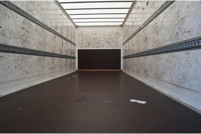 Volvo FL 210 CLOSED BOX 665.200KM - Xe tải hộp: hình 5 Volvo FL 210 CLOSED BOX 665.200KM - Xe tải hộp: hình 5