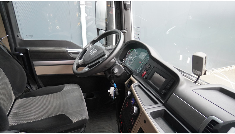 MAN TGX 18.500 XXL MEGA 701.000KM - Xe đầu kéo: hình 5 MAN TGX 18.500 XXL MEGA 701.000KM - Xe đầu kéo: hình 5