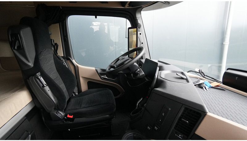 Mercedes-Benz ACTROS 1945 GIGASPACE 649.700KM - Xe đầu kéo: hình 5 Mercedes-Benz ACTROS 1945 GIGASPACE 649.700KM - Xe đầu kéo: hình 5