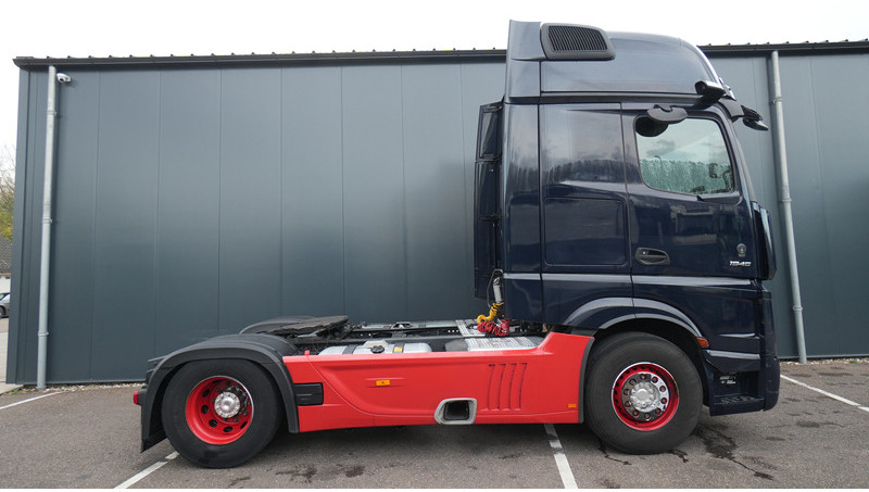 Mercedes-Benz ACTROS 1945 GIGASPACE 747.600KM - Xe đầu kéo: hình 2 Mercedes-Benz ACTROS 1945 GIGASPACE 747.600KM - Xe đầu kéo: hình 2