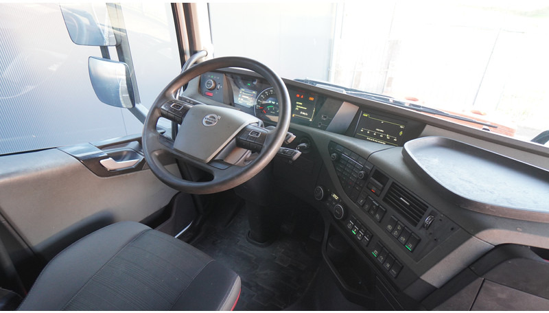 Volvo FH 420 ADR 6X2 EURO 6 - Xe đầu kéo: hình 5 Volvo FH 420 ADR 6X2 EURO 6 - Xe đầu kéo: hình 5