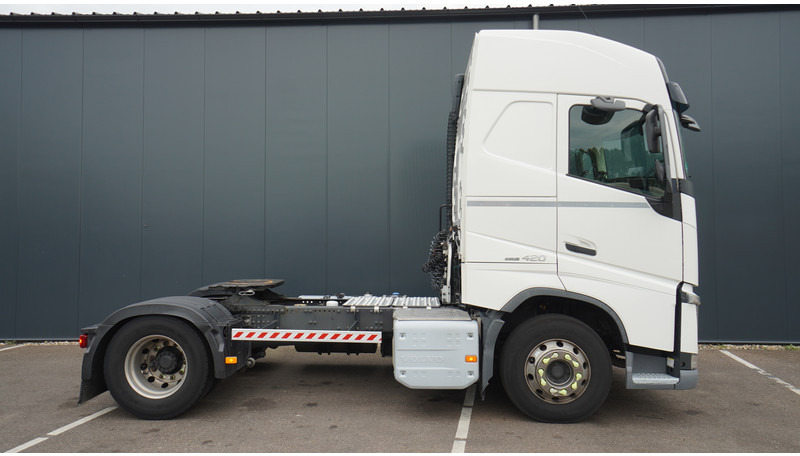 Volvo FH 420 ADR GLOBETROTTER 808.000KM - Xe đầu kéo: hình 2 Volvo FH 420 ADR GLOBETROTTER 808.000KM - Xe đầu kéo: hình 2