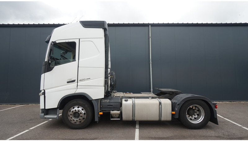 Volvo FH 420 GLOBETROTTER EURO 6 - Xe đầu kéo: hình 1 Volvo FH 420 GLOBETROTTER EURO 6 - Xe đầu kéo: hình 1