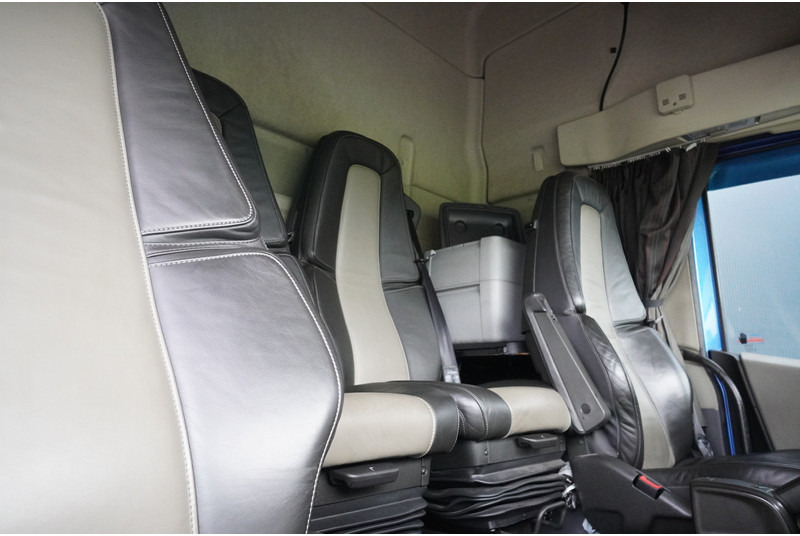 Xe đầu kéo Volvo FH 540 6X2 GLOBETROTTER XL 455.000KM: hình 6