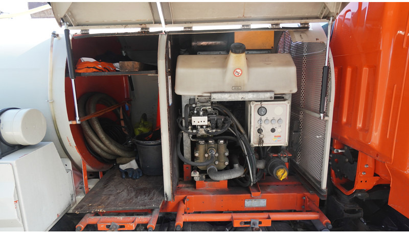 Renault Maxity 130-35/6 CC BROKEN ENGINE HIGH PRESSURE AND VACUUM SYSTEM - Xe tải nhỏ: hình 5 Renault Maxity 130-35/6 CC BROKEN ENGINE HIGH PRESSURE AND VACUUM SYSTEM - Xe tải nhỏ: hình 5