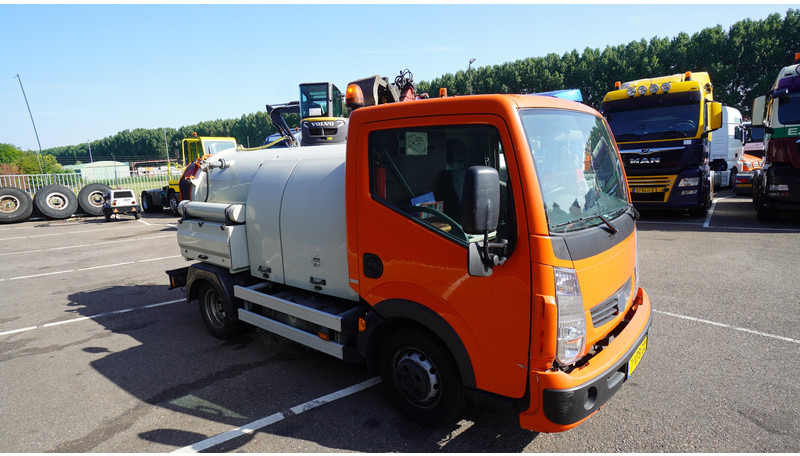 Renault Maxity 130-35/6 CC BROKEN ENGINE HIGH PRESSURE AND VACUUM SYSTEM - Xe tải nhỏ: hình 4 Renault Maxity 130-35/6 CC BROKEN ENGINE HIGH PRESSURE AND VACUUM SYSTEM - Xe tải nhỏ: hình 4