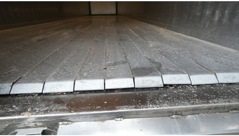 Kraker 3 AXLE WALKING FLOOR TRAILER - Sơ mi rơ moóc sàn đi bộ: hình 5 Kraker 3 AXLE WALKING FLOOR TRAILER - Sơ mi rơ moóc sàn đi bộ: hình 5