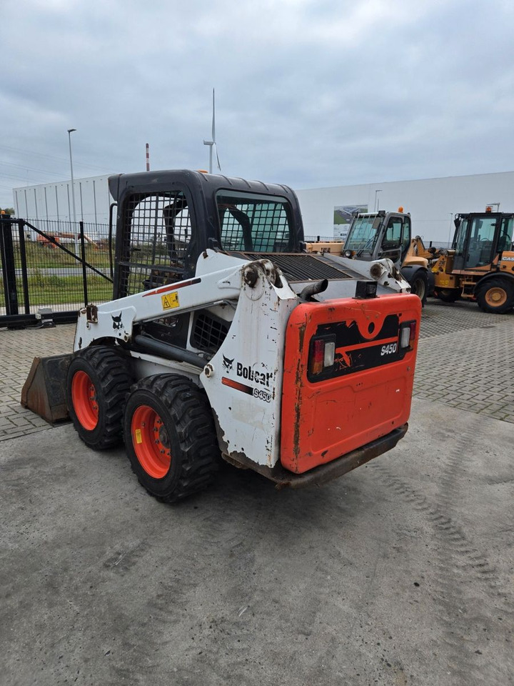 Bobcat S450 - Máy xúc lật bánh lốp: hình 5 Bobcat S450 - Máy xúc lật bánh lốp: hình 5